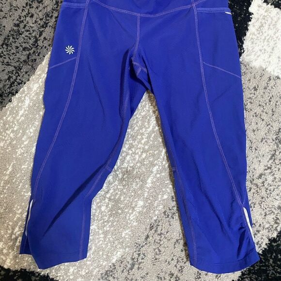 Womens ATHLETA Dobby Be Free Knicker Electric  Blue Crop Legging Capri Size XS. - Picture 4 of 8